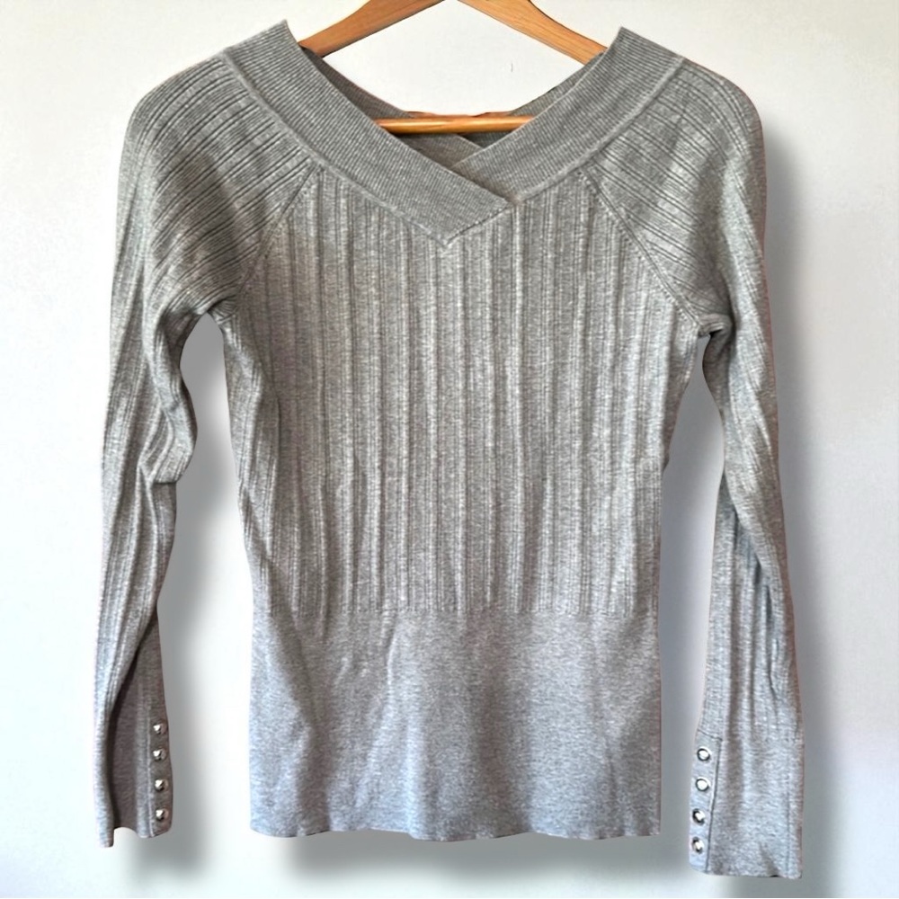 WHBM White House Black Market Ribbed V-Neck Top Gray Size M